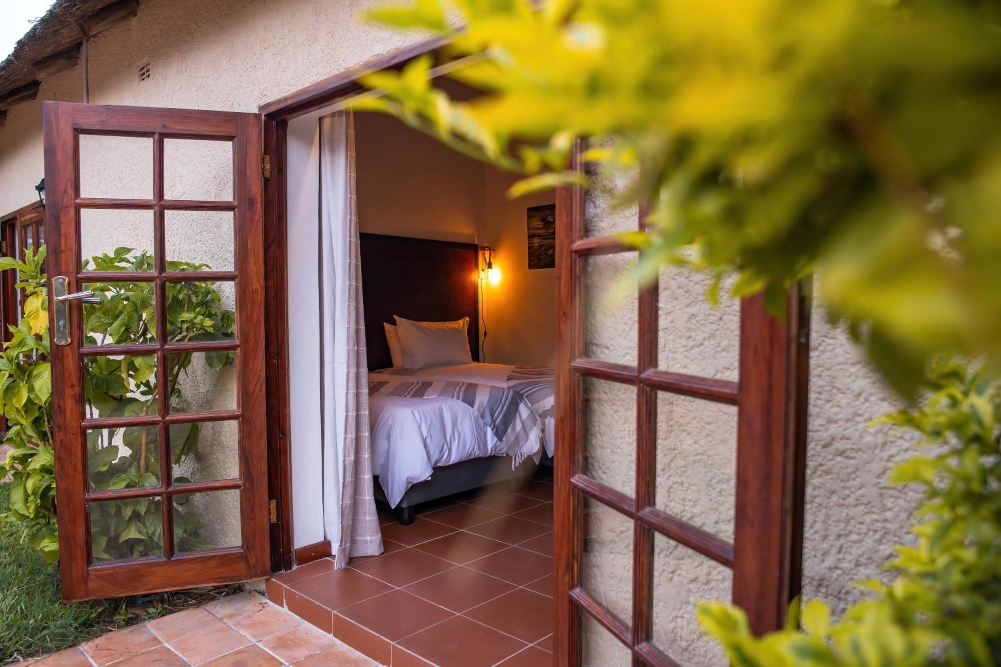 The Little Outlook Bed & Breakfast Victoria Falls Exterior photo
