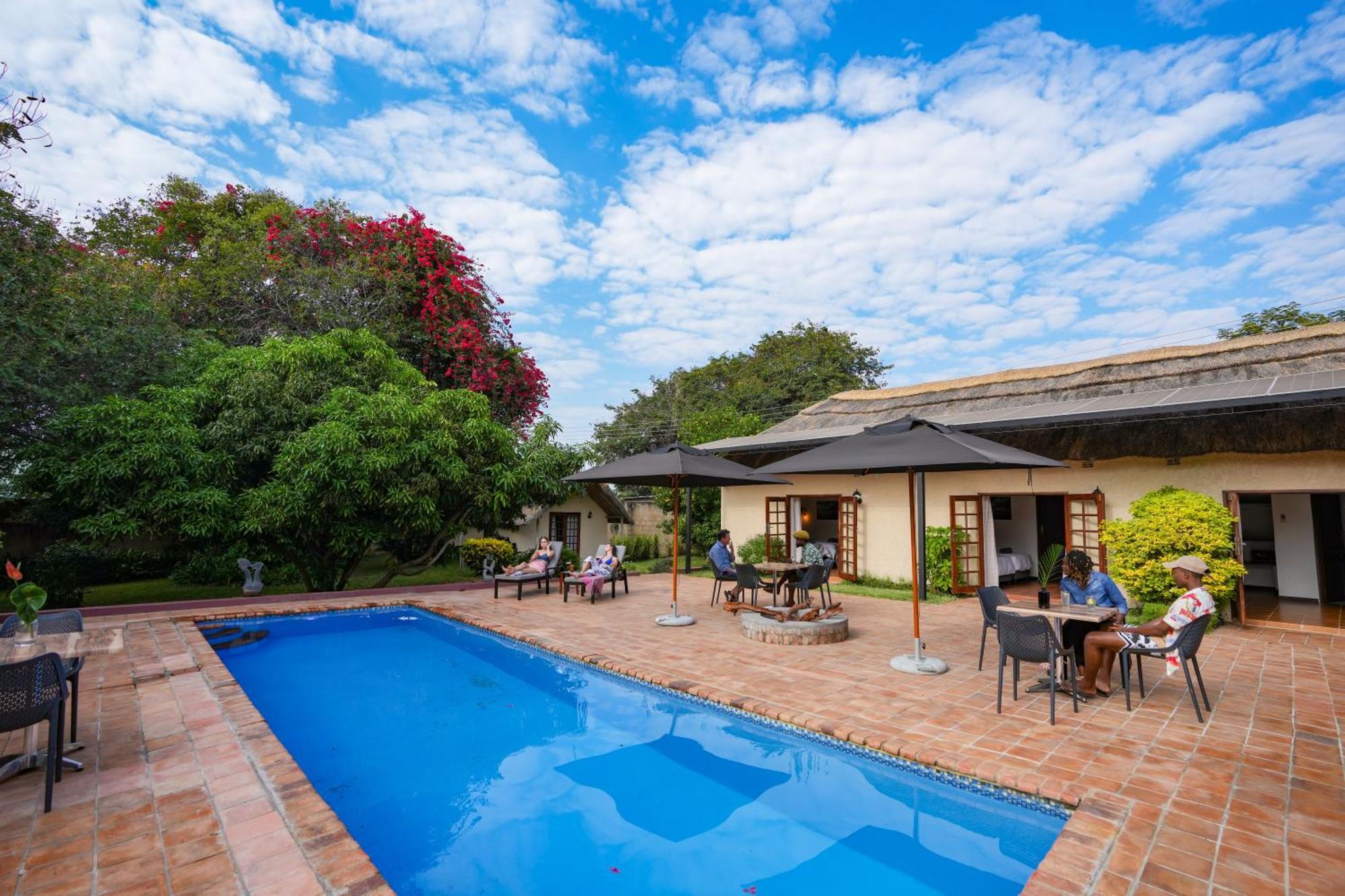 The Little Outlook Bed & Breakfast Victoria Falls Exterior photo
