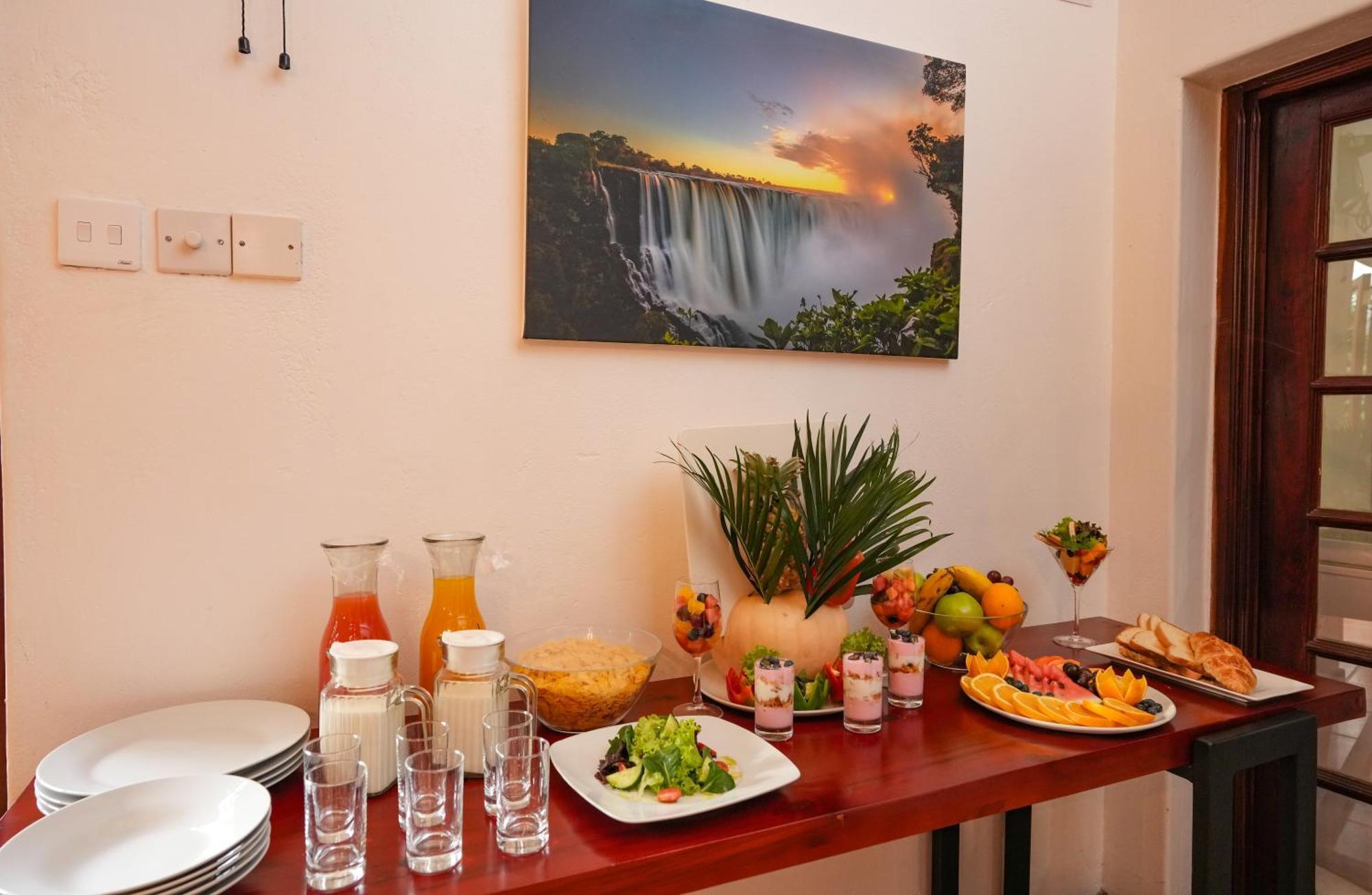 The Little Outlook Bed & Breakfast Victoria Falls Exterior photo
