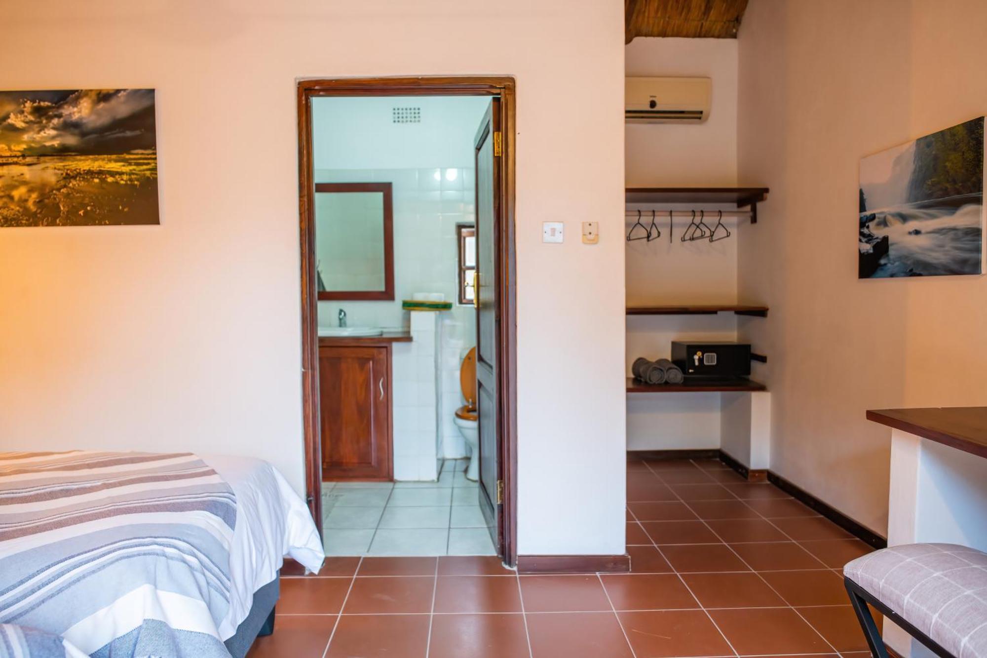The Little Outlook Bed & Breakfast Victoria Falls Exterior photo