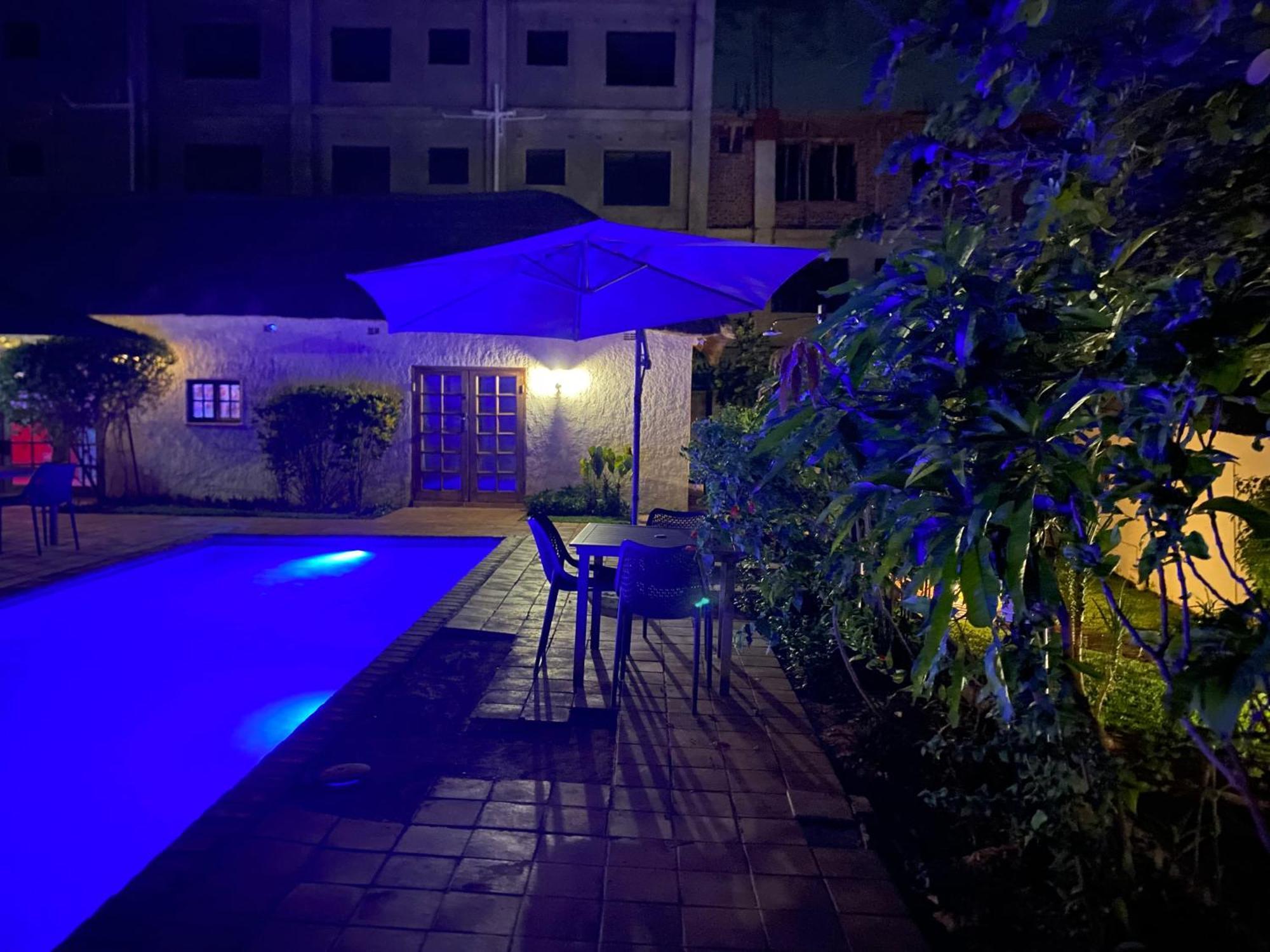 The Little Outlook Bed & Breakfast Victoria Falls Exterior photo